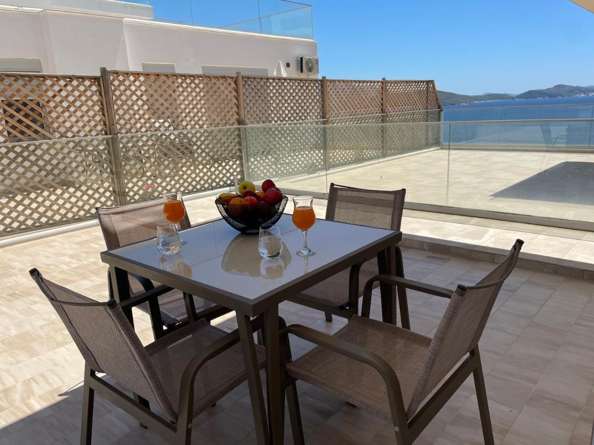 Luxury Sea View Apartaments Sarandë Eksteriør bilde